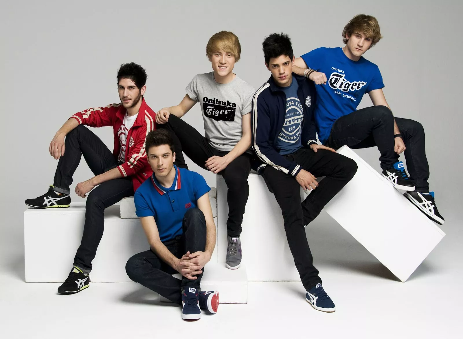 Auryn disco de oro por "Anti-heroes"